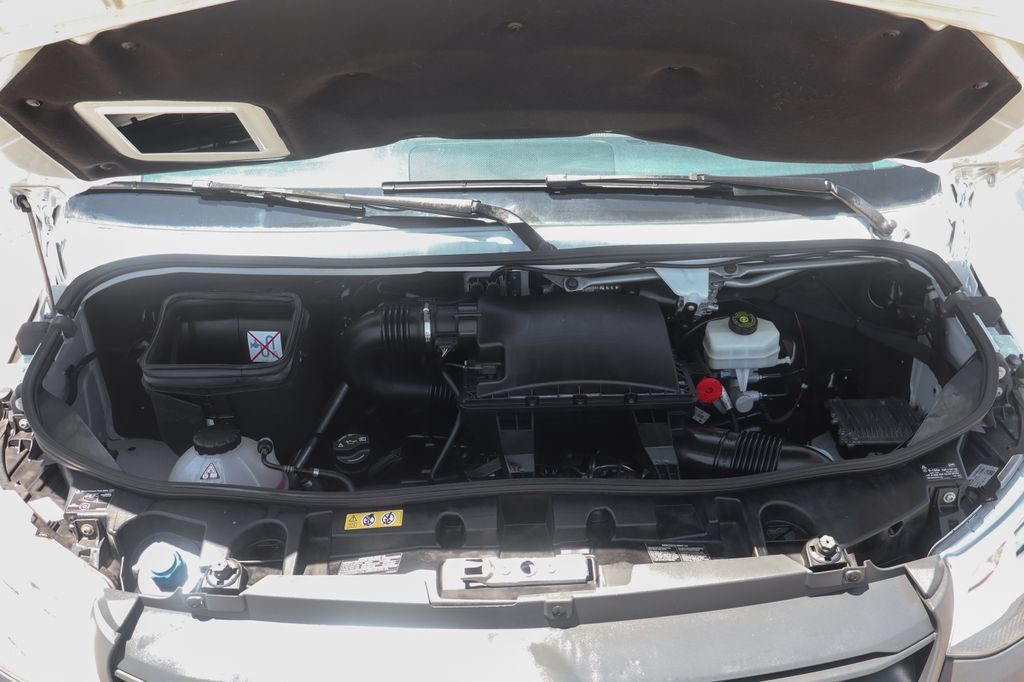 Used 2020 Mercedes-Benz Sprinter 2500 image 14