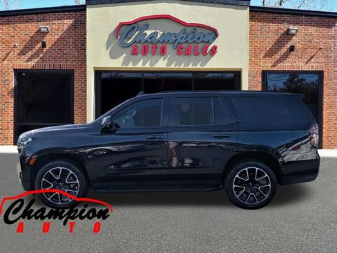Used 2022 Chevrolet Tahoe RST w/ Luxury Package RWD image 8