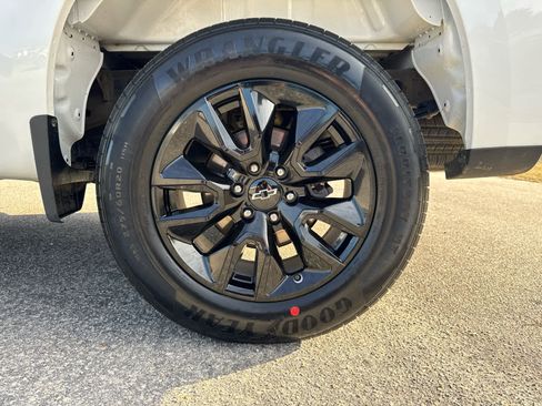 Used 2022 Chevrolet Silverado 1500 Custom RWD image 30