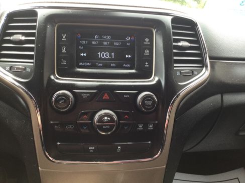 Used 2015 Jeep Grand Cherokee Laredo w/ Quick Order Package 23E AWD/4WD image 10