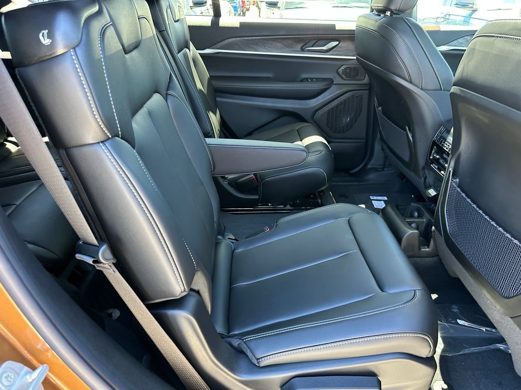 New 2026 Jeep Grand Cherokee L Limited w/ Limited Altitude Package RWD image 20