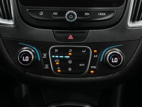 Used 2019 Chevrolet Malibu Hybrid image 23