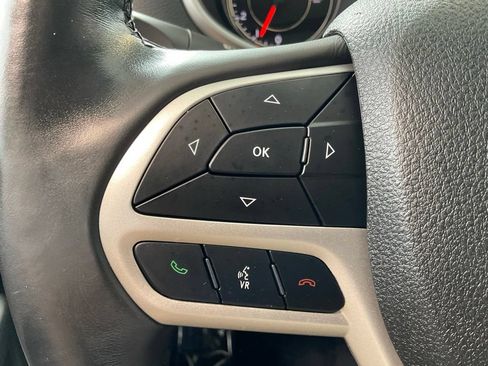 Used 2018 Jeep Cherokee Trailhawk AWD/4WD image 12