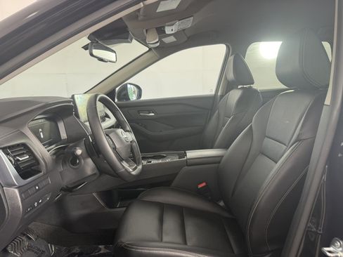 Used 2026 Nissan Rogue SL FWD image 14