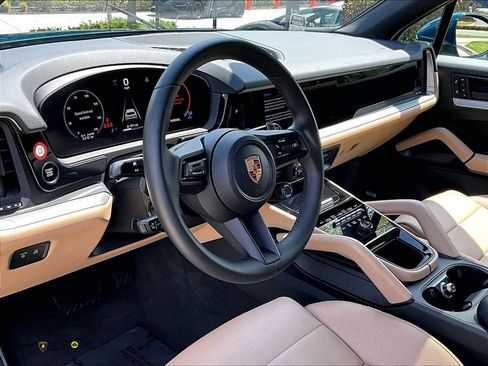 Used 2026 Porsche Cayenne AWD/4WD image 12