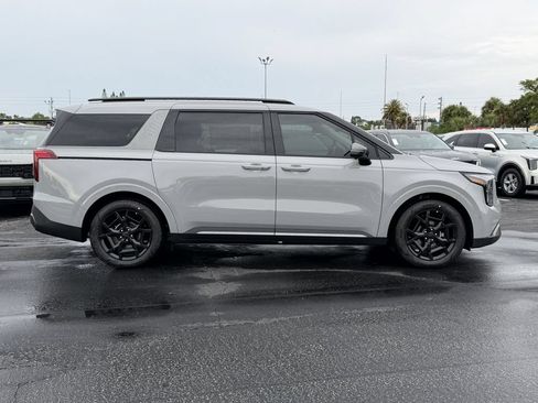 New 2026 Kia Carnival SX w/ SX Dark Edition Package FWD image 3