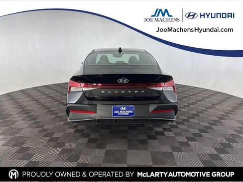 Certified 2025 Hyundai Elantra Sport image 7