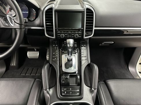 Used 2012 Porsche Cayenne S image 18