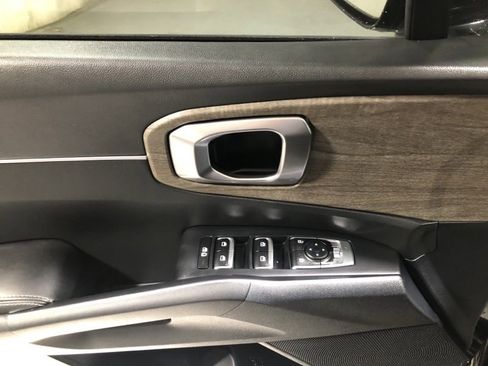 Certified 2023 Kia Sorento X-Line EX image 23