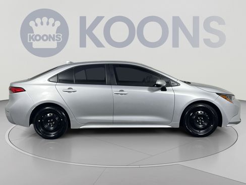 Used 2025 Toyota Corolla LE FWD image 8