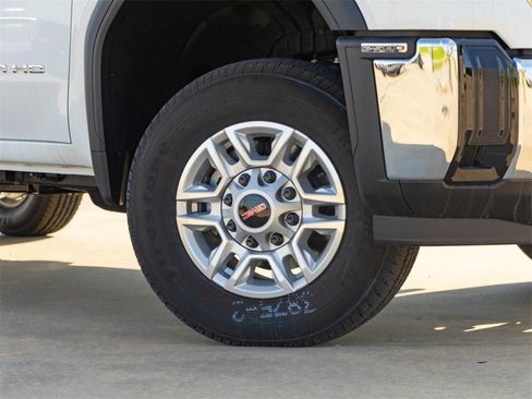 New 2025 GMC Sierra 2500 Pro image 2