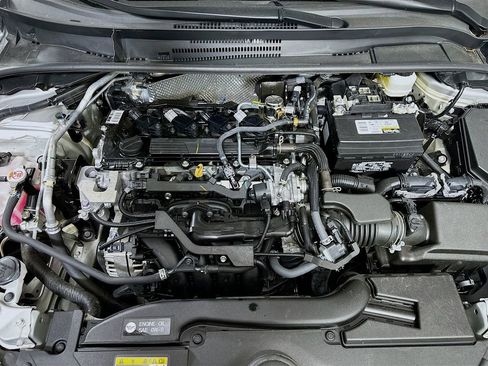 Used 2025 Toyota Corolla LE FWD image 9