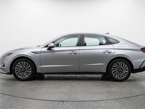 Used 2025 Hyundai Sonata SEL FWD image 5