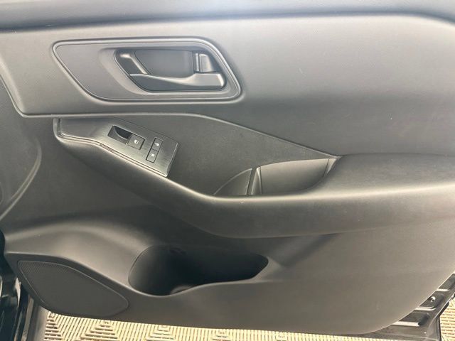 Used 2024 Nissan Rogue S AWD/4WD image 19