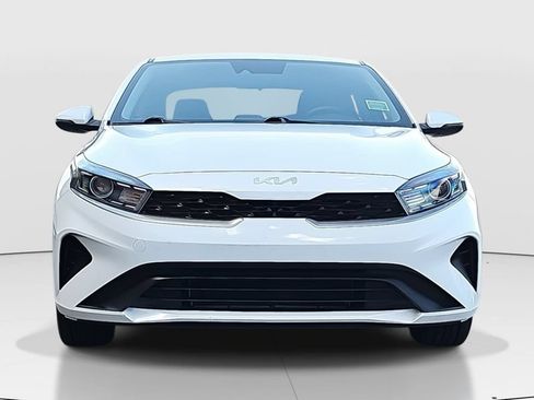 Used 2022 Kia Forte LXS w/ LXS Technology Package FWD image 2