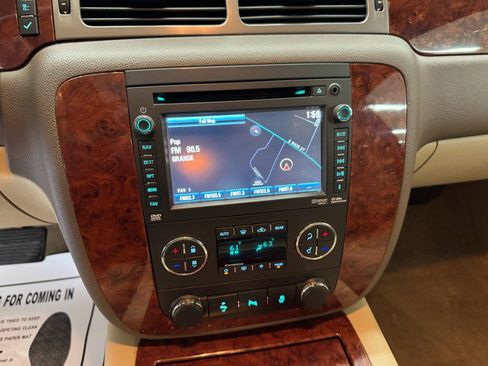 Used 2014 Chevrolet Tahoe LTZ image 27