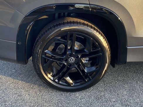 New 2026 Volkswagen Tiguan SE R-Line FWD image 7