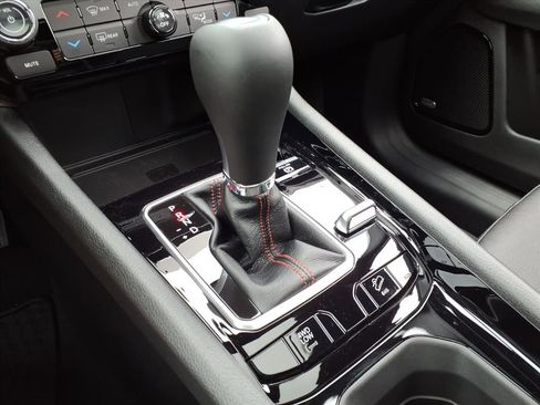 New 2026 Jeep Compass Trailhawk w/ Sun, Sound & Navigation Group image 25