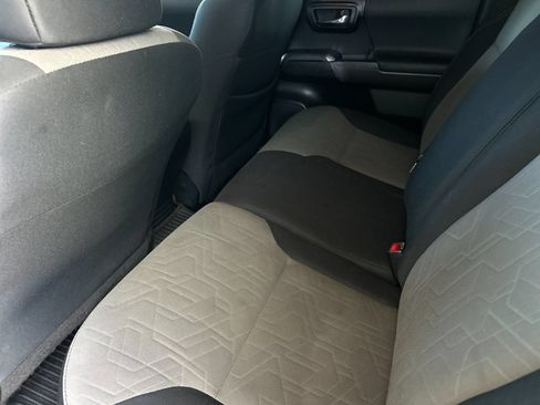 Used 2021 Toyota Tacoma TRD Sport AWD/4WD image 11