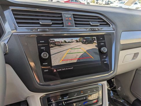 Certified 2023 Volkswagen Tiguan SE image 21