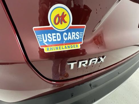 Used 2025 Chevrolet Trax LT FWD image 29