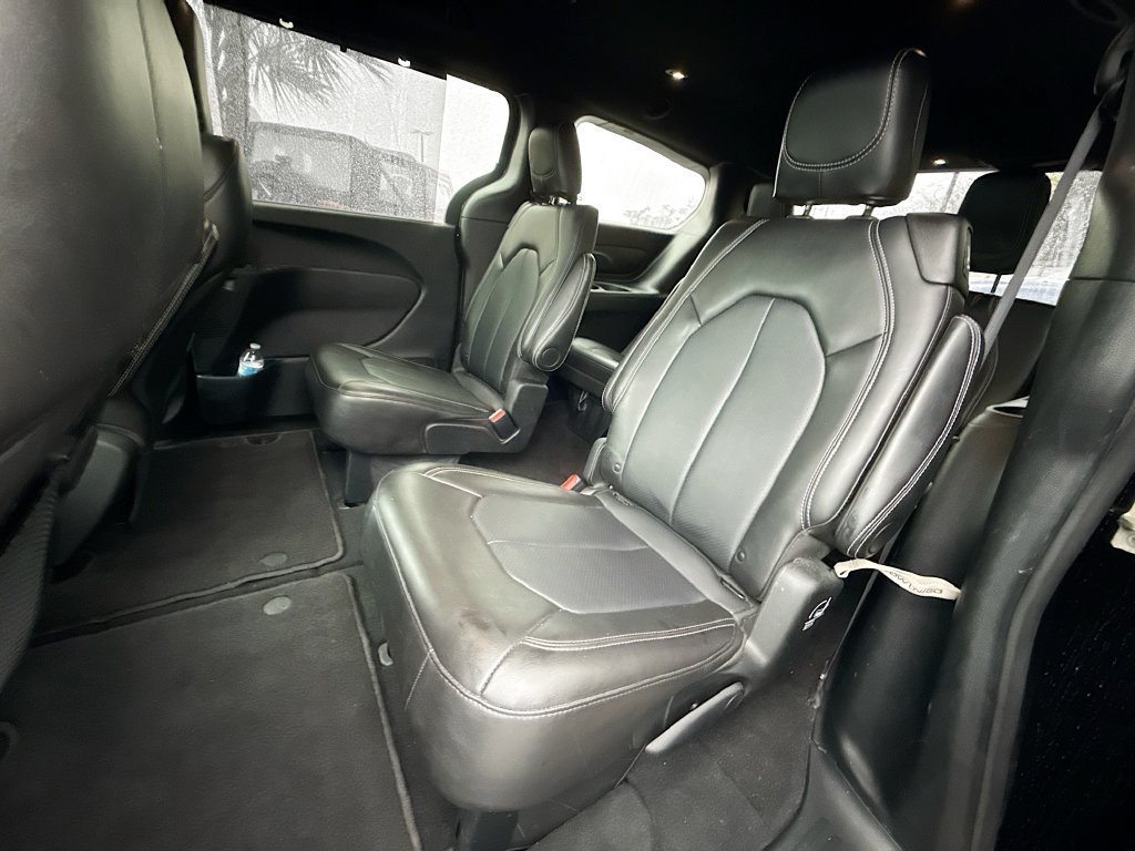 Used 2025 Chrysler Pacifica Select FWD image 27