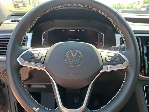Used 2023 Volkswagen Atlas SEL AWD/4WD image 25