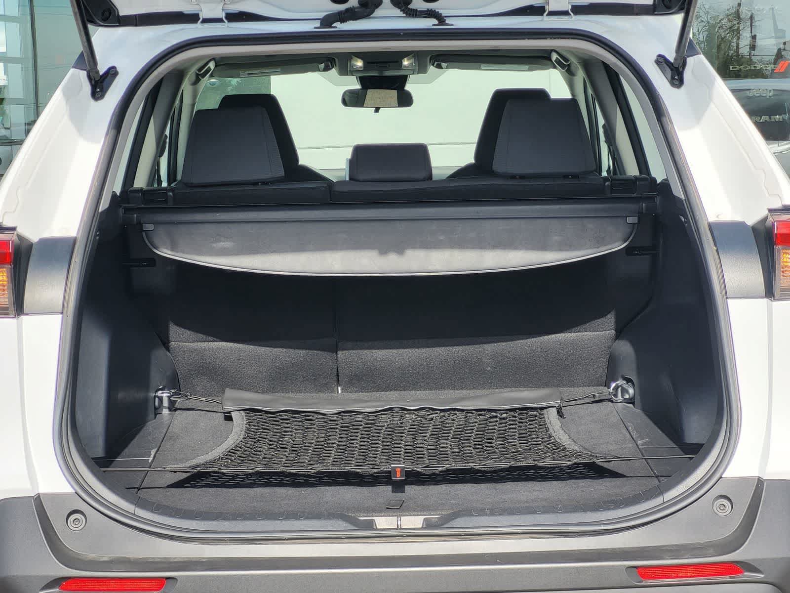 Used 2025 Toyota RAV4 XLE AWD/4WD image 27