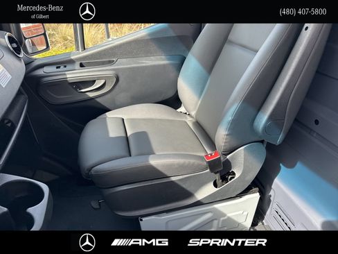 Used 2024 Mercedes-Benz Sprinter 2500 image 24