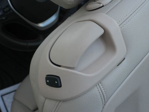 Used 2016 BMW 228i Convertible RWD image 31