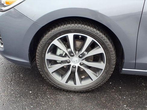 Used 2018 Hyundai Elantra GT w/ Tech Package 03 image 32