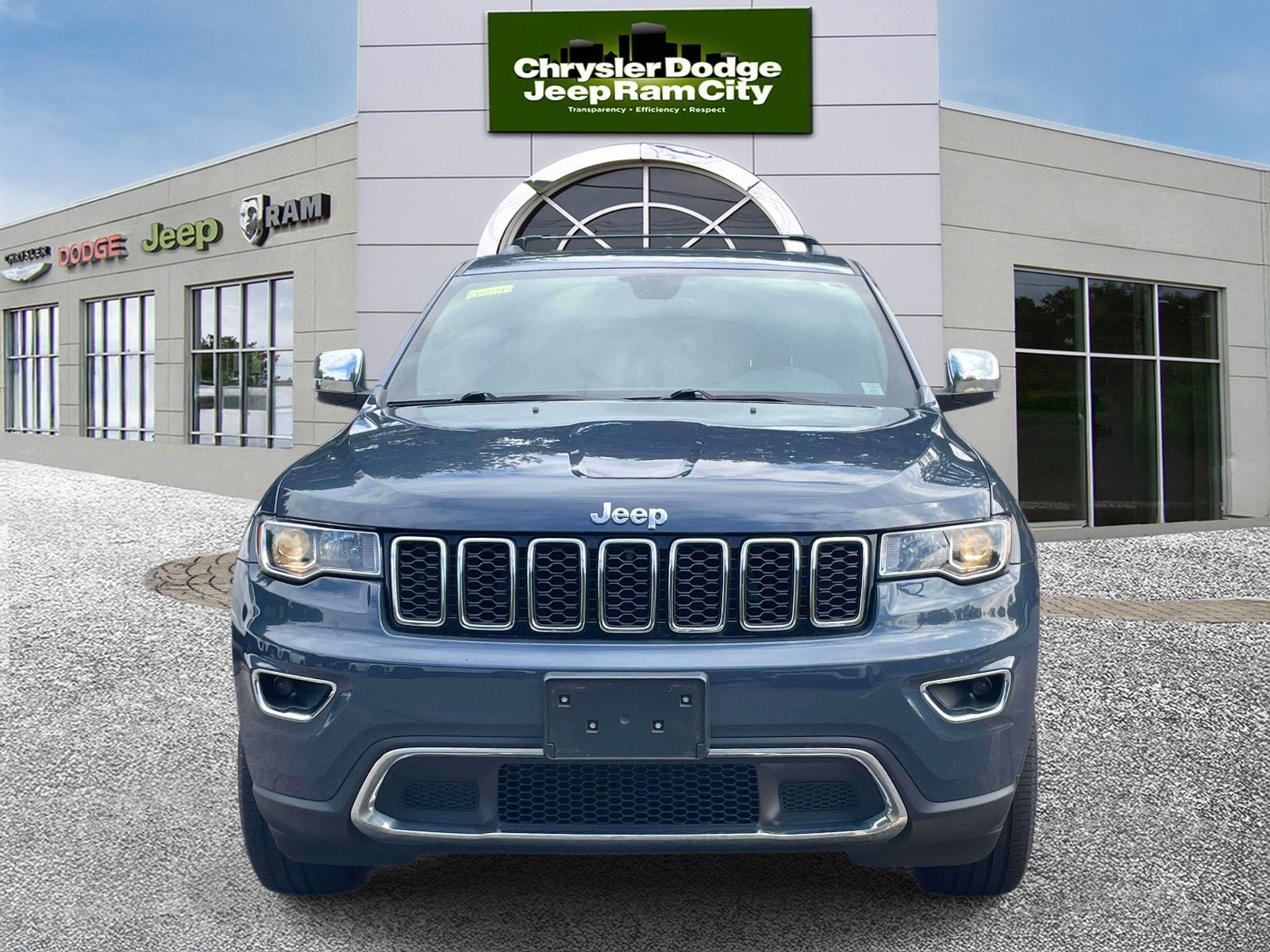 Used 2020 Jeep Grand Cherokee Limited w/ Luxury Group II AWD/4WD image 2