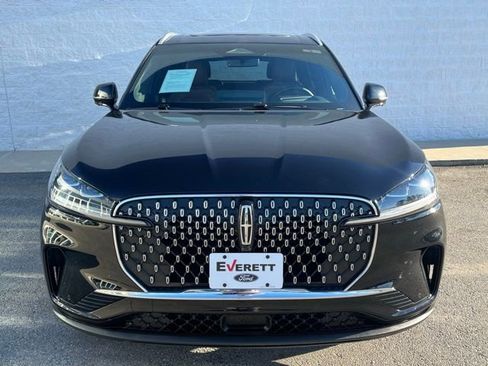 Used 2025 Lincoln Aviator Reserve w/ Illumination Package image 2