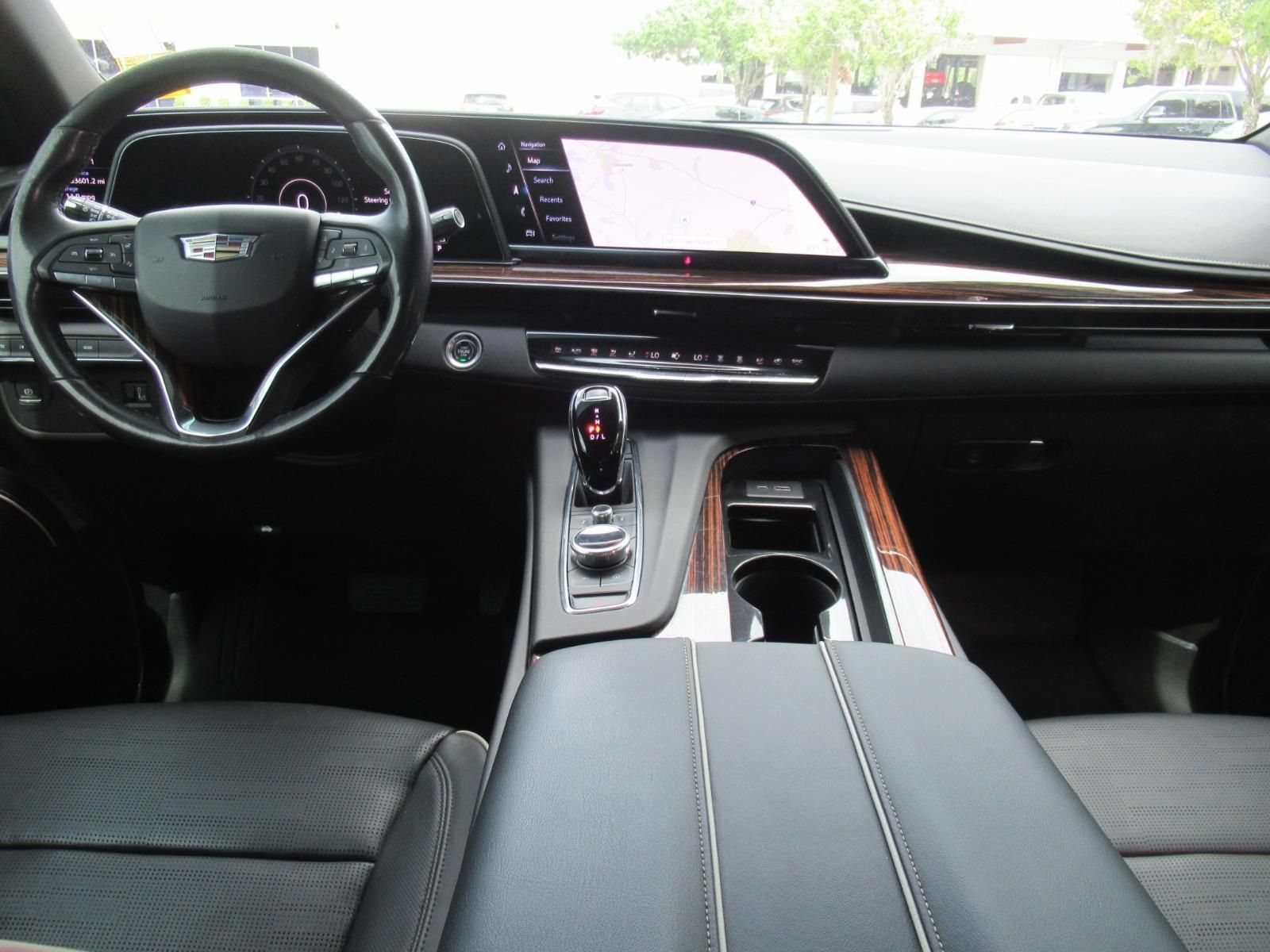 Used 2023 Cadillac Escalade Premium Luxury w/ LPO, Radiant Package AWD/4WD image 11
