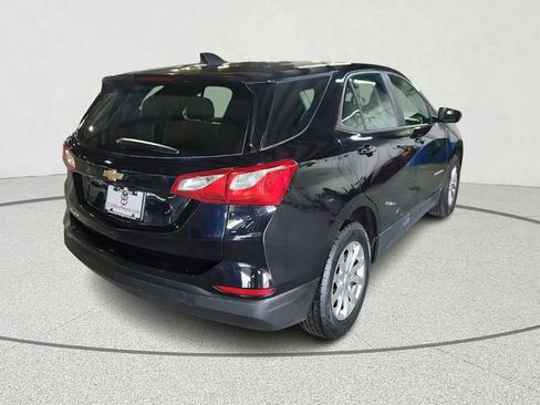 Used 2017 Chevrolet Equinox LT w/ Midnight Edition FWD image 2