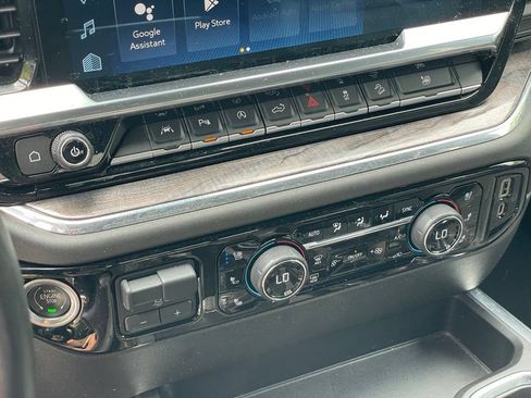Used 2023 Chevrolet Silverado 1500 LTZ AWD/4WD image 20