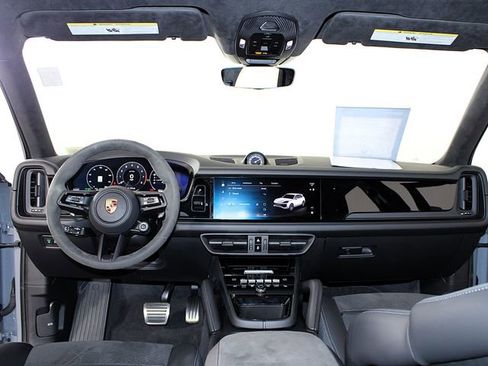 Certified 2025 Porsche Cayenne GTS image 13