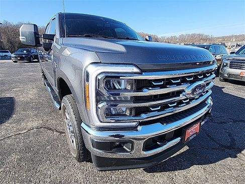 Used 2023 Ford F350 Lariat image 12