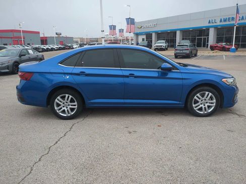 Used 2022 Volkswagen Jetta SE image 9