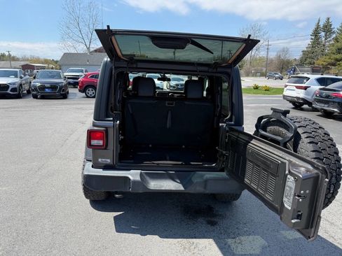 Used 2020 Jeep Wrangler Sport AWD/4WD image 11