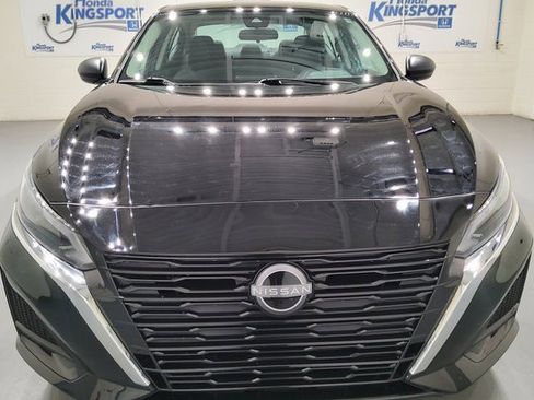 Used 2024 Nissan Altima 2.5 S image 11