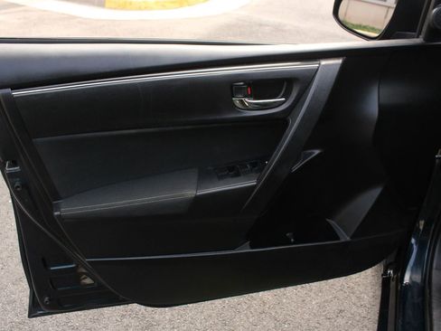 Used 2018 Toyota Corolla LE image 14