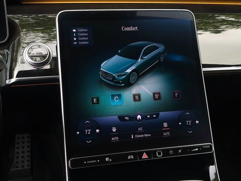 Used 2022 Mercedes-Benz S 580 4MATIC Sedan w/ AMG Line Package image 61