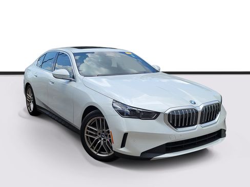 Certified 2024 BMW 530i w/ Premium Package RWD image 1