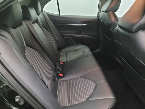 Used 2020 Toyota Camry SE image 19