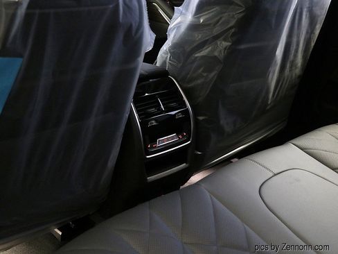 Used 2026 BMW X5 xDrive40i w/ M Sport Package image 14