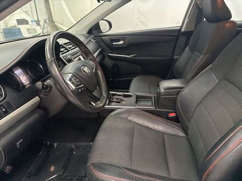 Used 2017 Toyota Camry SE FWD image 7