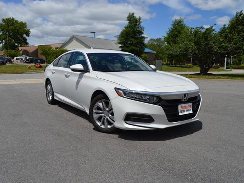 Used 2018 Honda Accord LX image 2