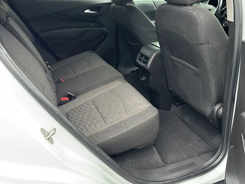 Used 2018 Chevrolet Equinox LT FWD image 14