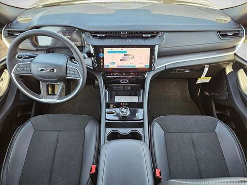 New 2026 Jeep Grand Cherokee L 4WD image 15